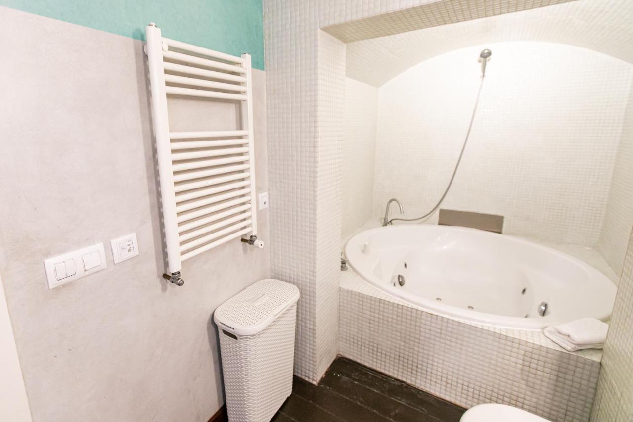 Apartamento 3 Dormitorios En Calle San Vicente. Siviglia Esterno foto