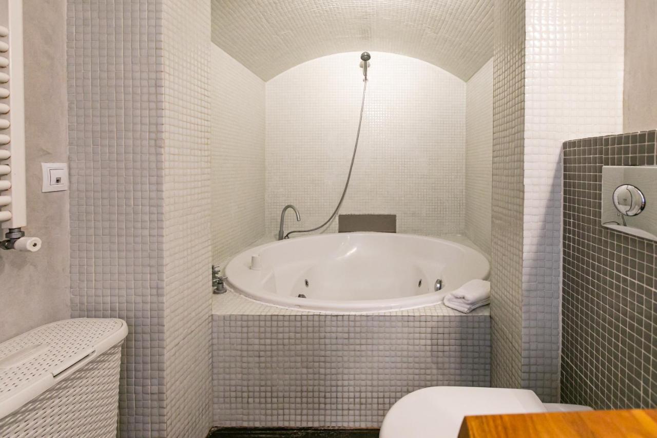 Apartamento 3 Dormitorios En Calle San Vicente. Siviglia Esterno foto