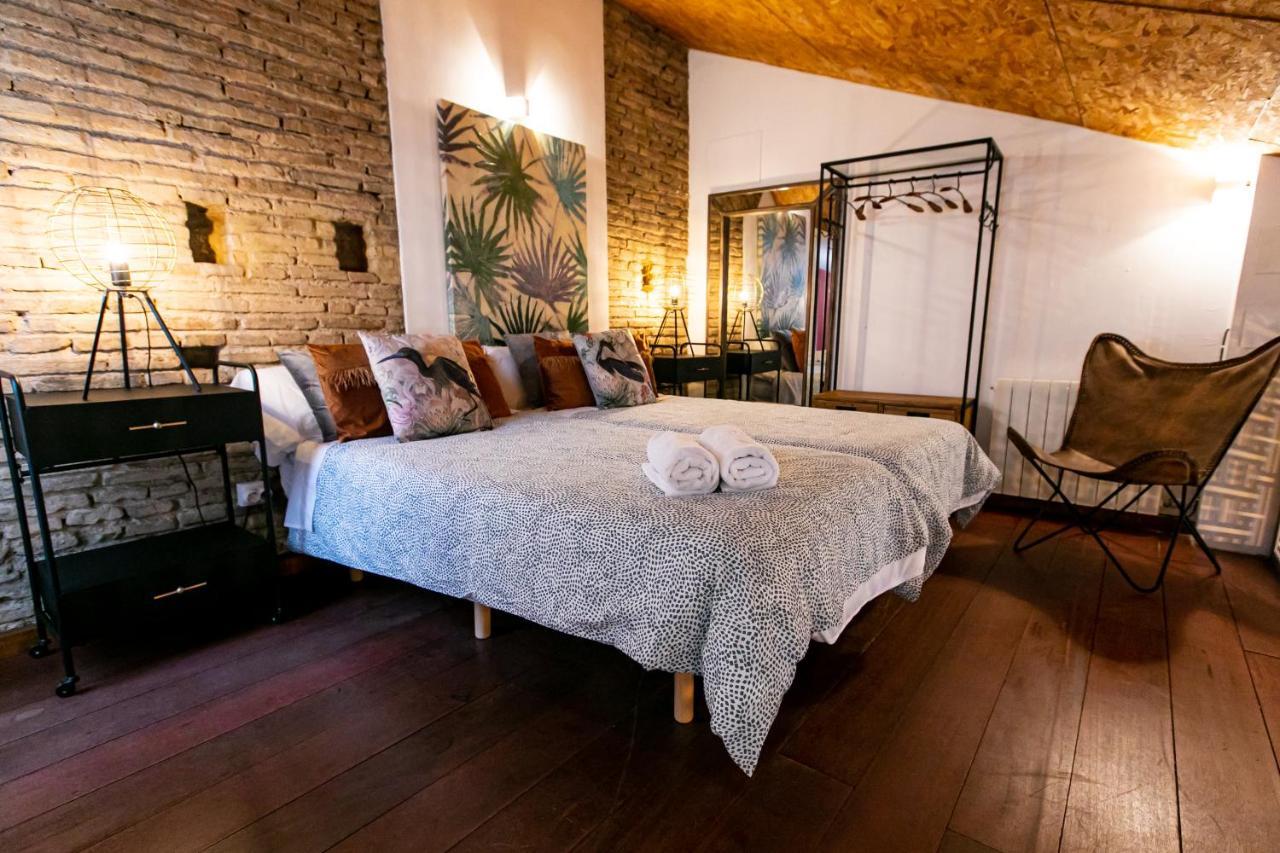 Apartamento 3 Dormitorios En Calle San Vicente. Siviglia Esterno foto