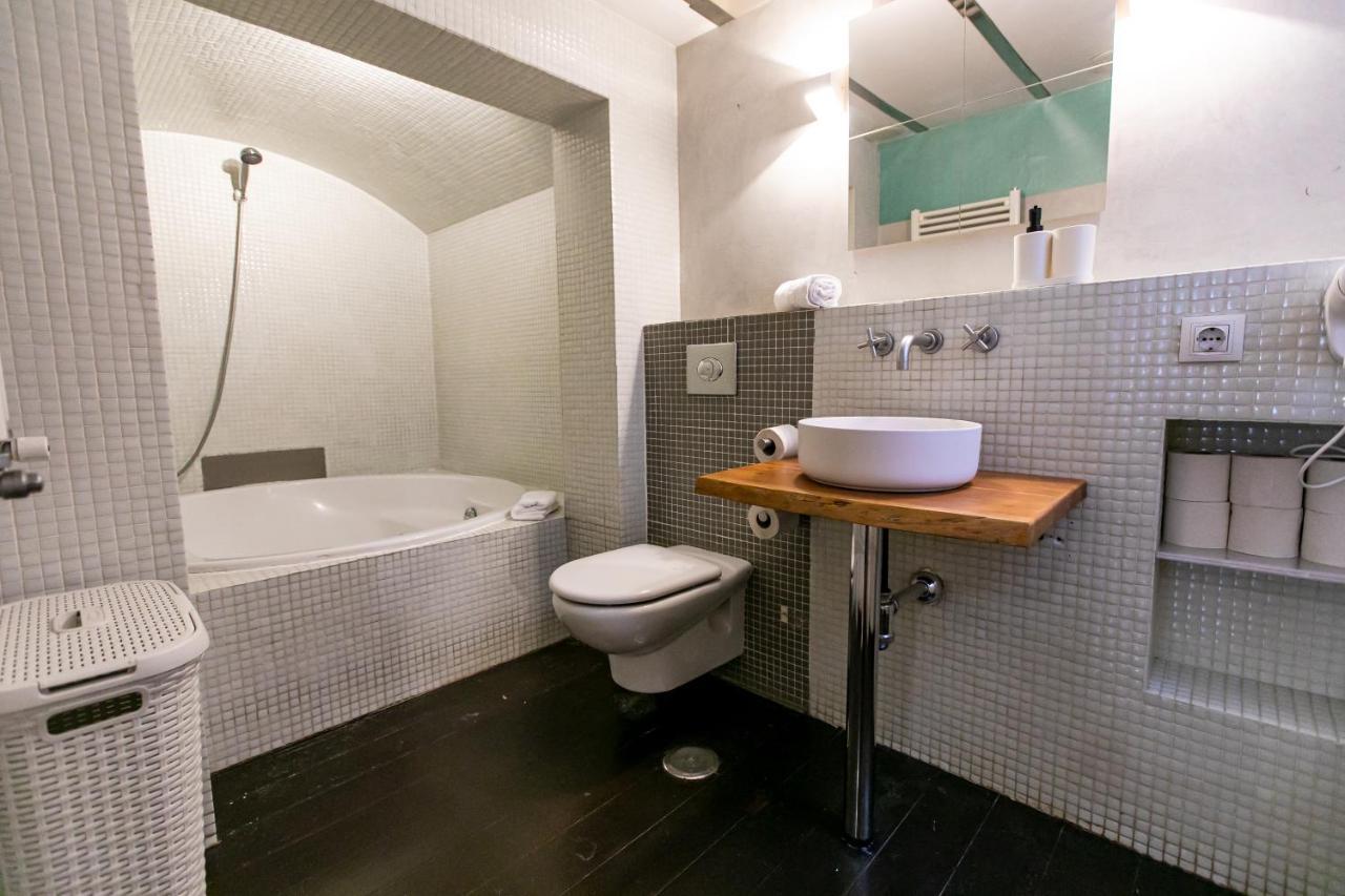 Apartamento 3 Dormitorios En Calle San Vicente. Siviglia Esterno foto