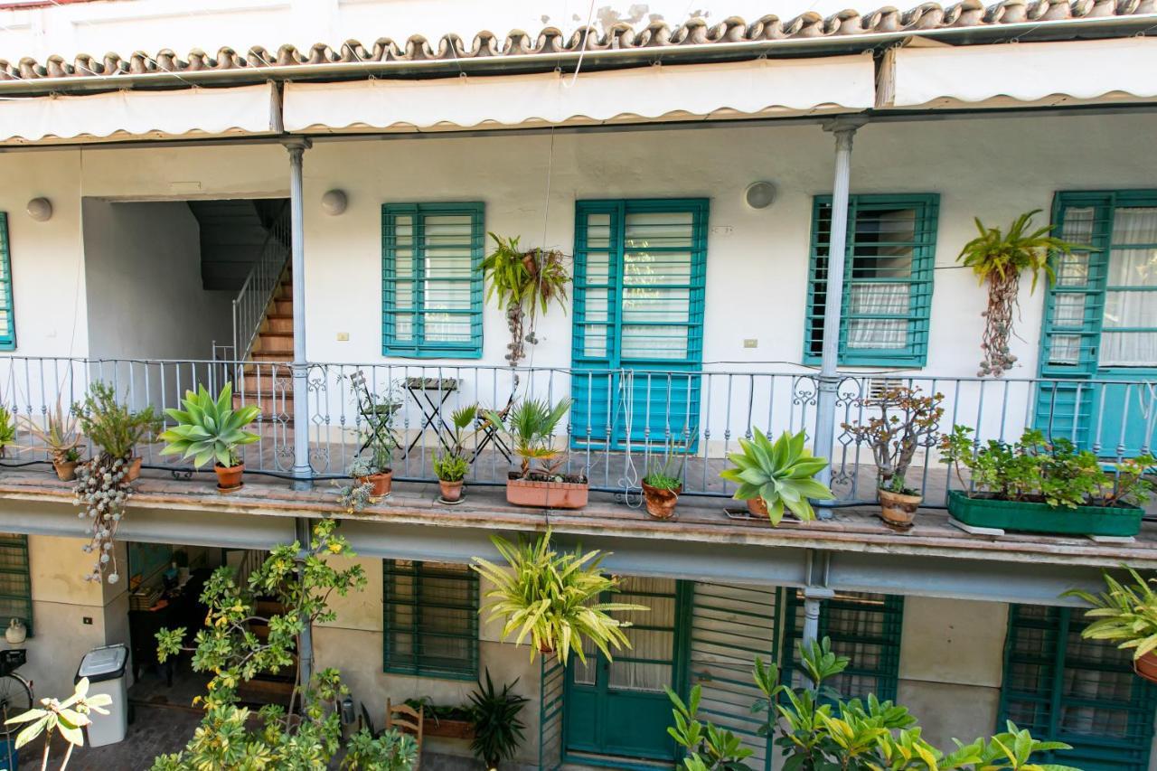 Apartamento 3 Dormitorios En Calle San Vicente. Siviglia Esterno foto