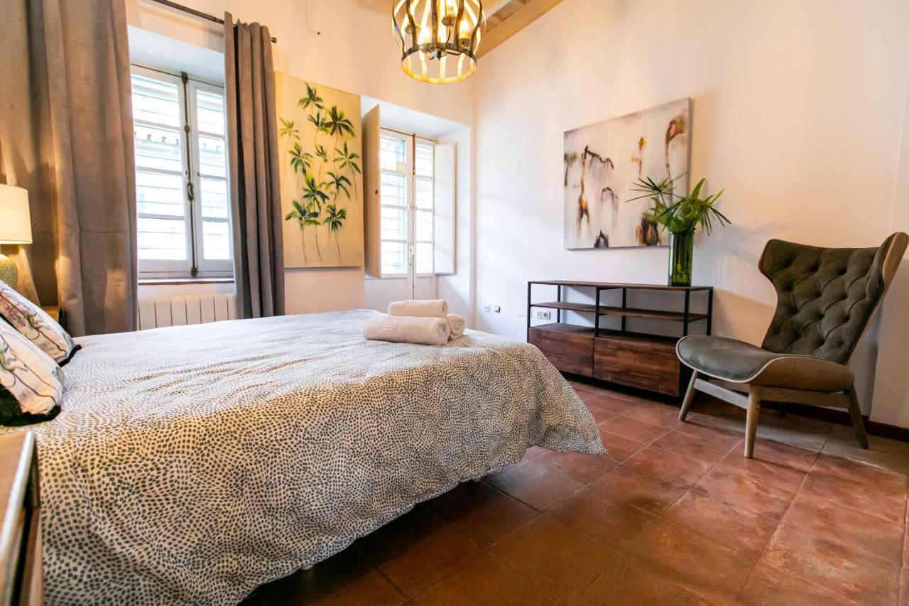 Apartamento 3 Dormitorios En Calle San Vicente. Siviglia Esterno foto